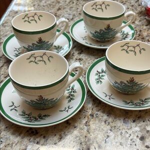 Set of 4 Spode Christmas tree tea cup and saucer set
